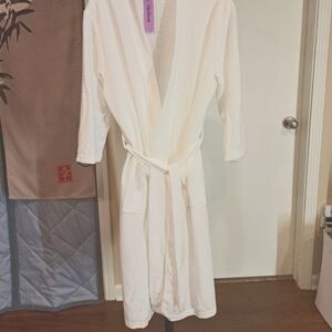 Cheibear White Robe NWT Size S.